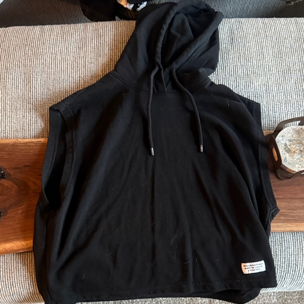 H&M Black Sleeveless Hoodie